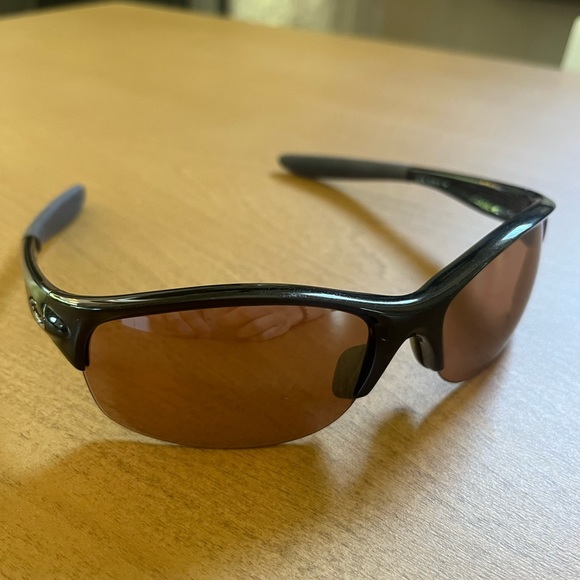 Oakley Accessories - Oakley women’s polarized sunglasses